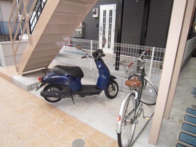 物件外観写真3　(駐輪場)