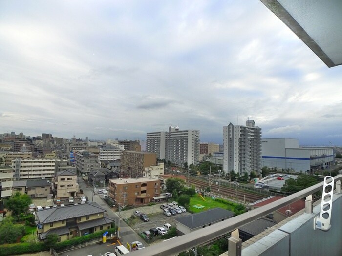 物件内観写真7　(室内からの展望)