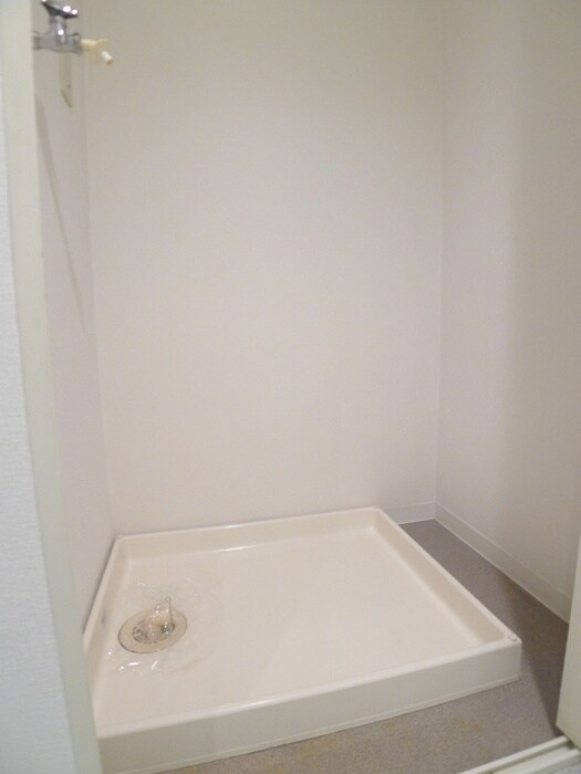 物件内観写真11　(洗濯機置場)