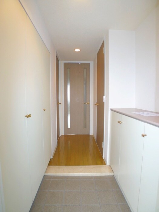 物件内観写真12　(玄関)