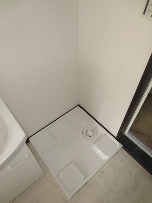 物件内観写真17　(洗濯機置場)