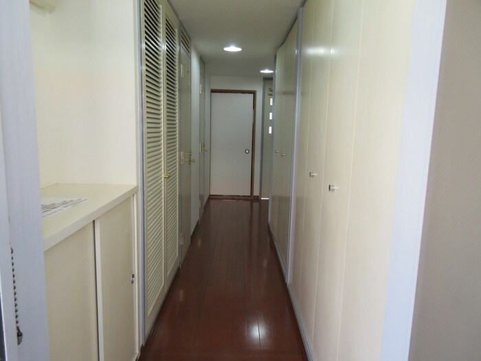 物件内観写真10　(廊下)