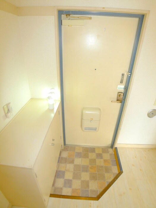 物件内観写真16　(玄関)