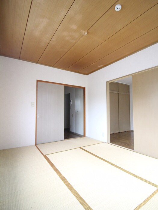 物件内観写真8　(居室)