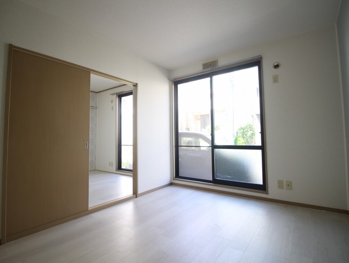 物件内観写真10　(居室)