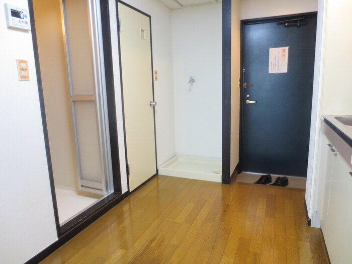 物件内観写真15　(玄関)