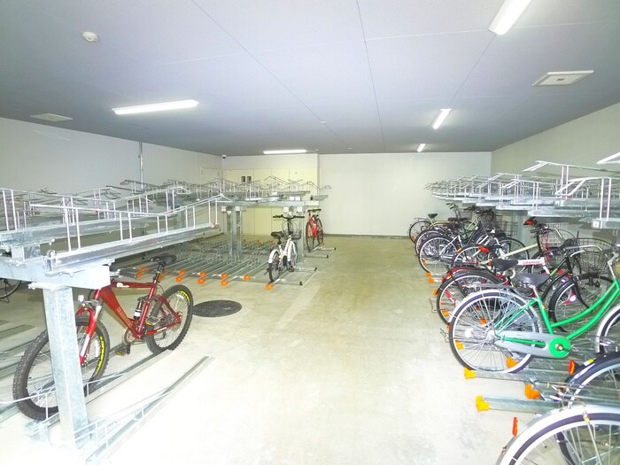 物件外観写真6　(駐輪場)