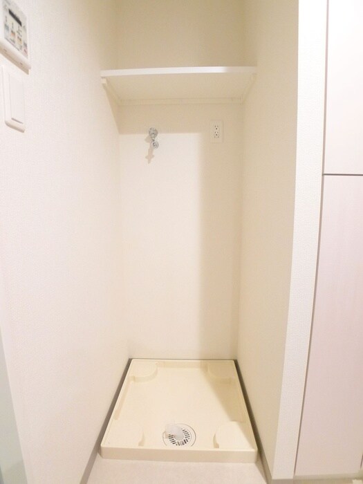 物件内観写真18　(洗濯機置場)