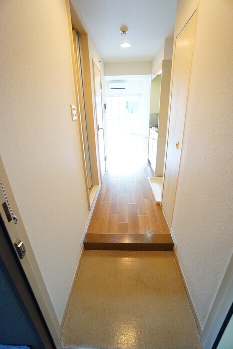 物件内観写真7　(玄関)