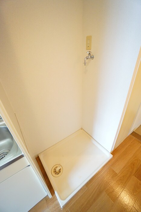物件内観写真11　(洗濯機置場)