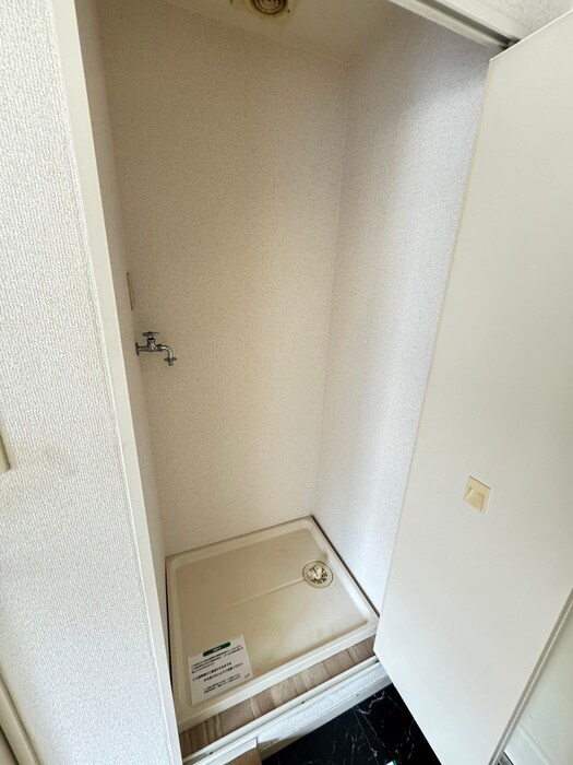 物件内観写真13　(洗濯機置場)