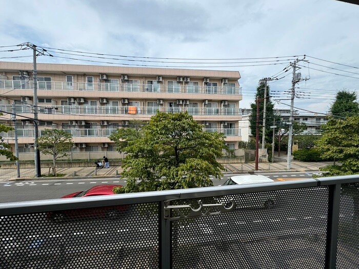 物件内観写真16　(室内からの展望)