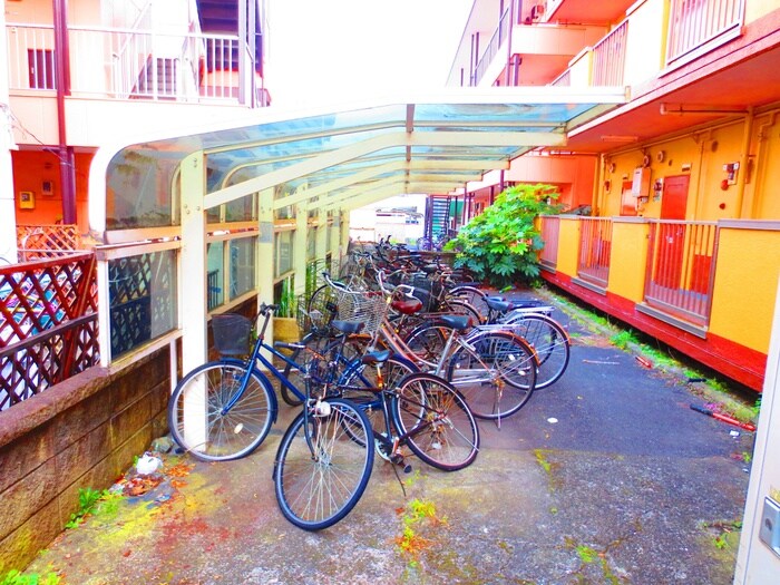 物件外観写真3　(駐輪場)