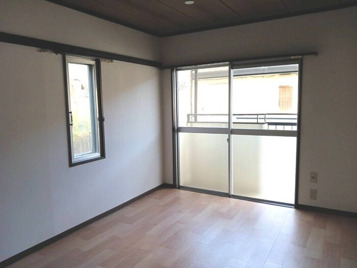 物件内観写真4　(居室)