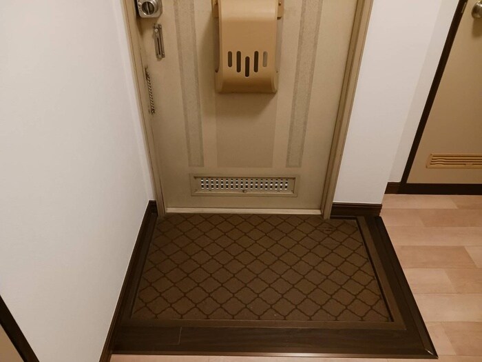 物件内観写真15　(玄関)