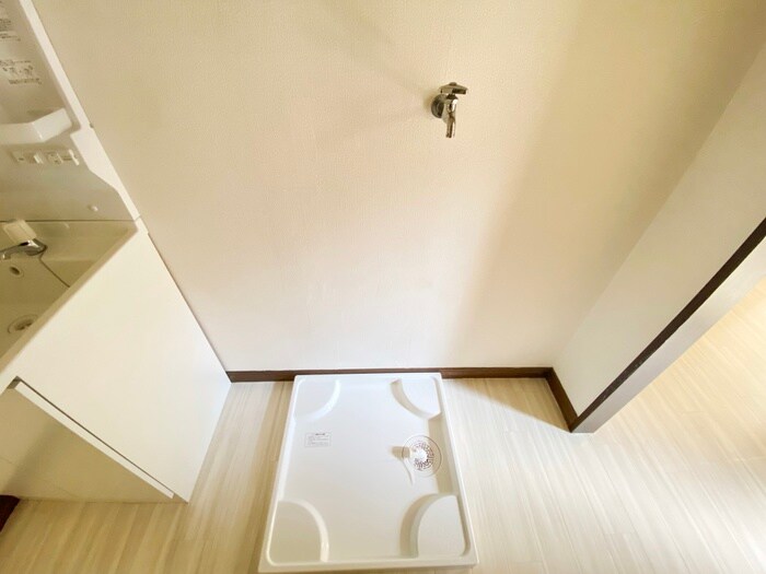 物件内観写真18　(洗濯機置場)