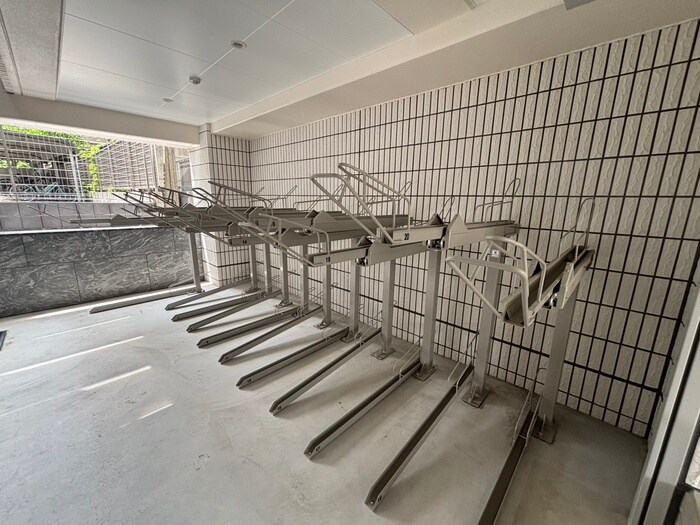 物件外観写真5　(駐輪場)