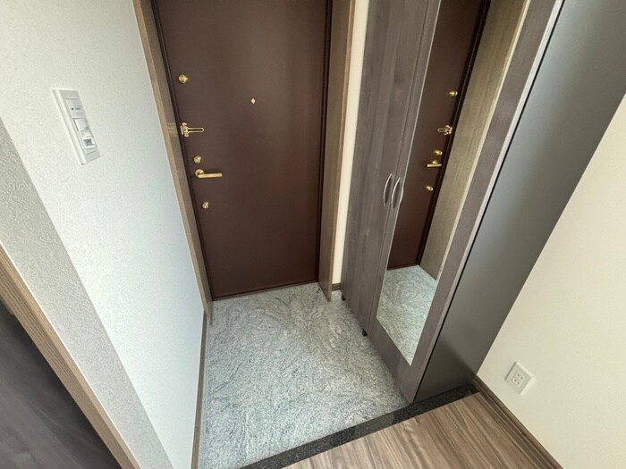 物件内観写真15　(玄関)