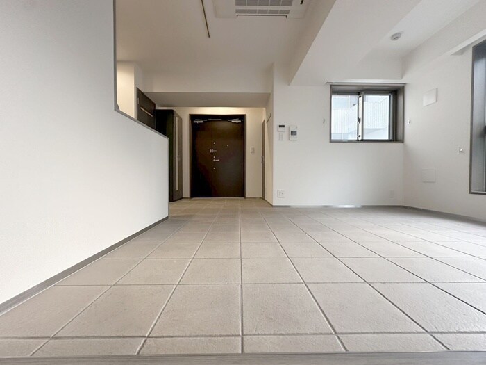 物件内観写真16　(玄関)