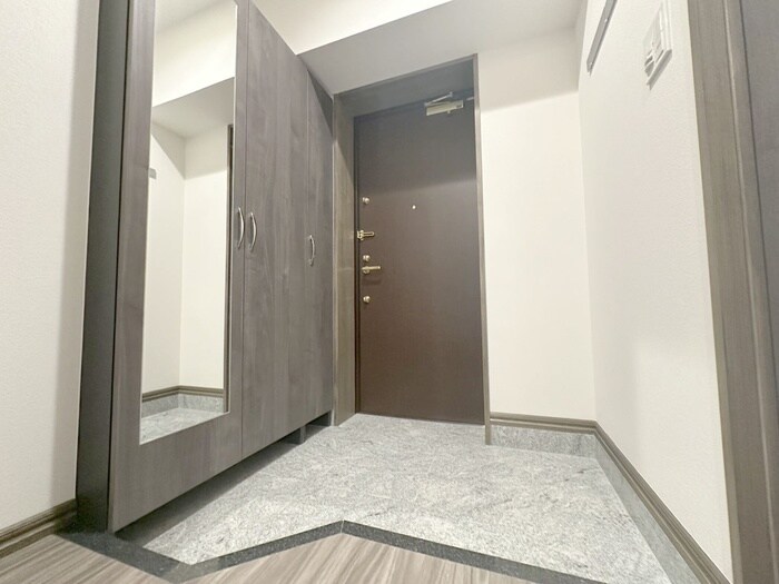 物件内観写真16　(玄関)