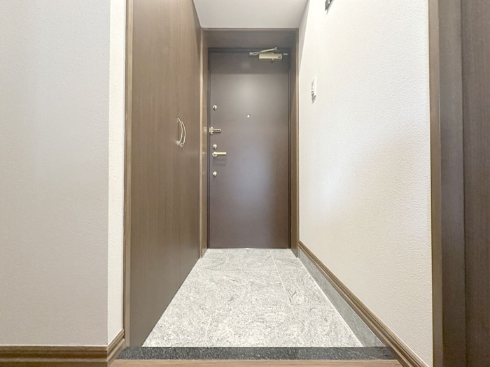 物件内観写真16　(玄関)