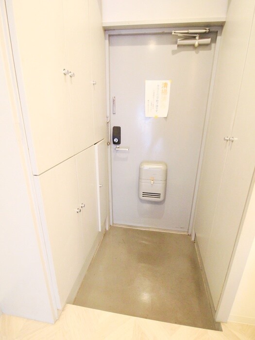 物件内観写真13　(玄関)