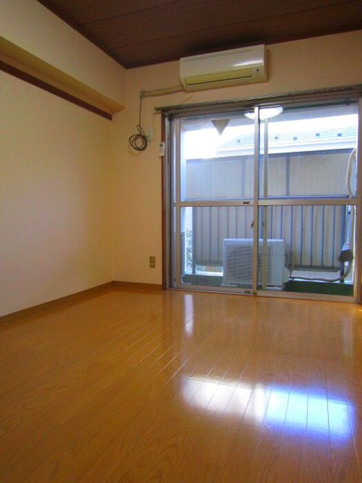 物件内観写真4　(居室)