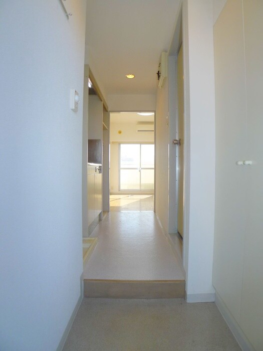 物件内観写真16　(玄関)