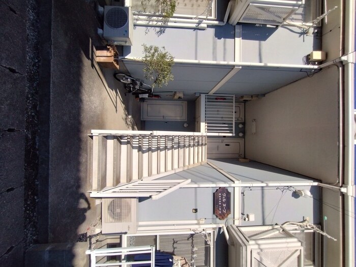 物件外観写真4　(エントランス部分)