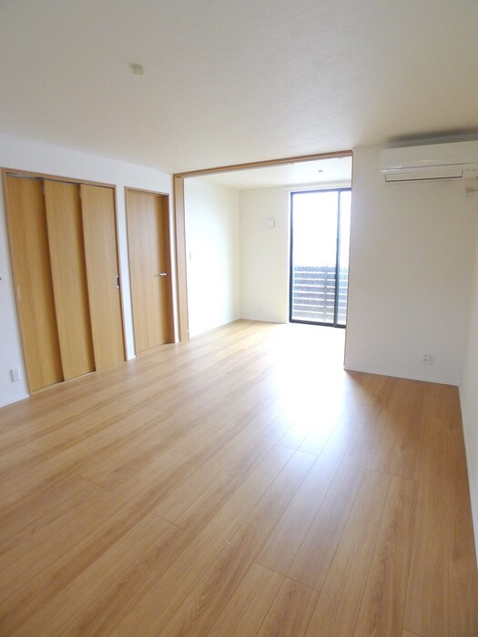 物件内観写真20　(室内からの展望)