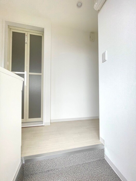 物件内観写真19　(玄関)