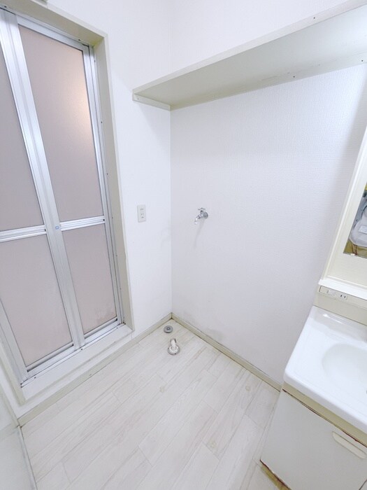 物件内観写真15　(洗濯機置場)