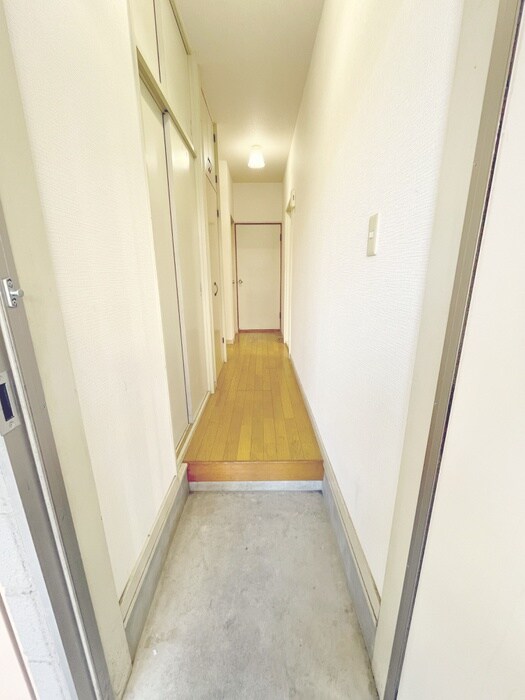 物件内観写真18　(廊下)