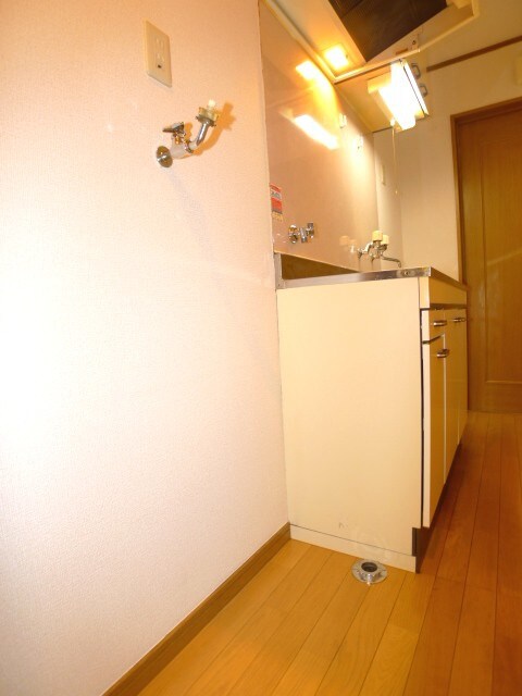 物件内観写真12　(洗濯機置場)