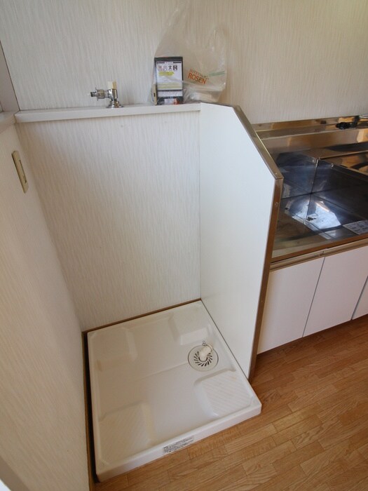 物件内観写真11　(洗濯機置場)