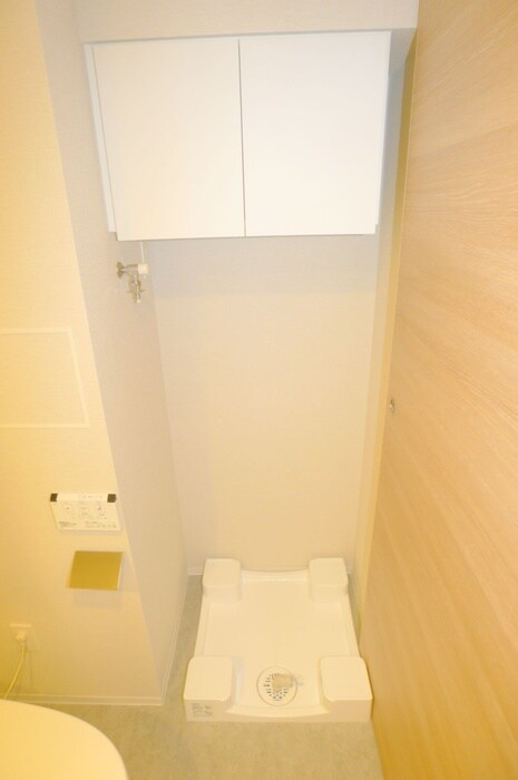 物件内観写真11　(洗濯機置場)