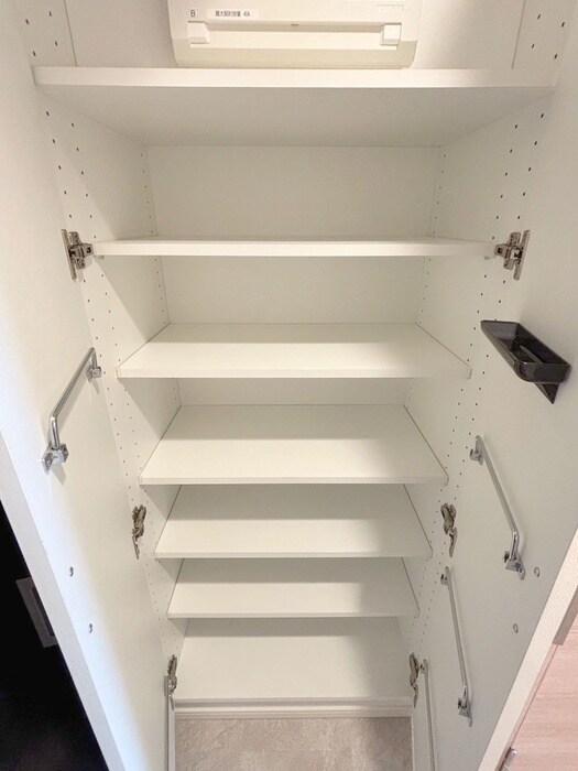 物件内観写真15　(靴箱)