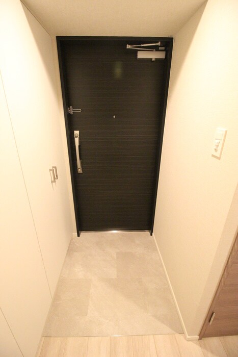 物件内観写真16　(玄関)