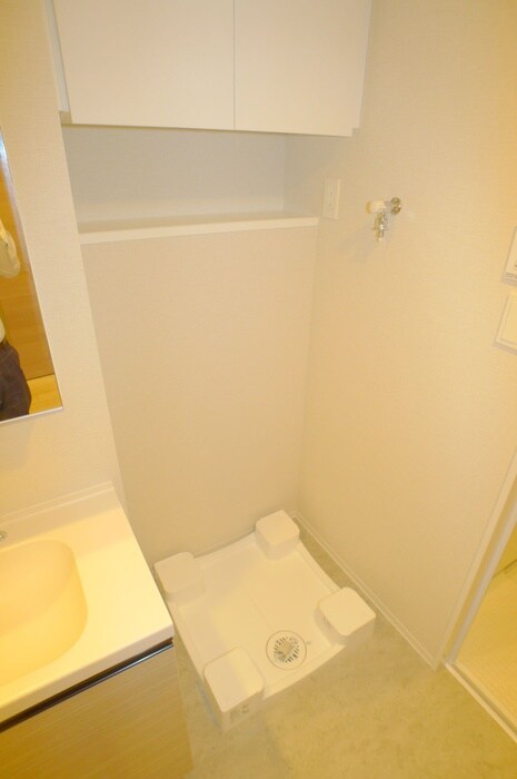 物件内観写真18　(洗濯機置場)