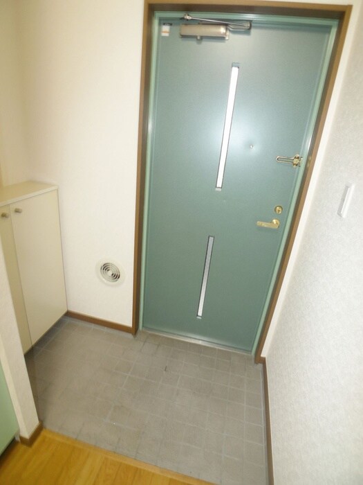 物件内観写真16　(玄関)