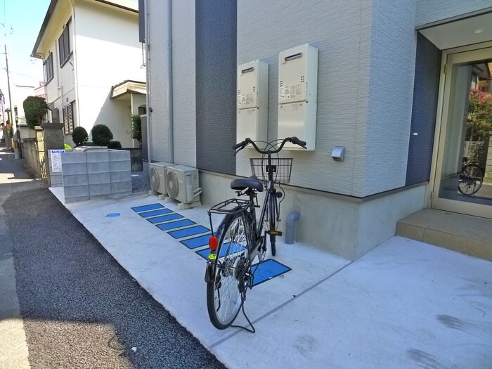 物件外観写真5　(駐輪場)