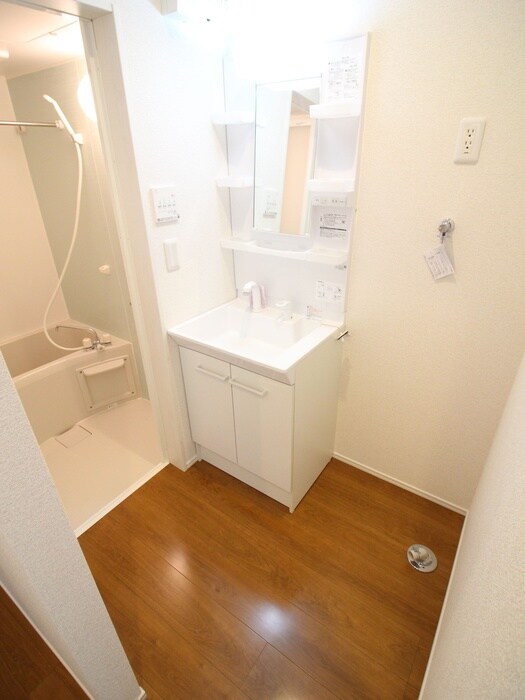 物件内観写真14　(洗濯機置場)