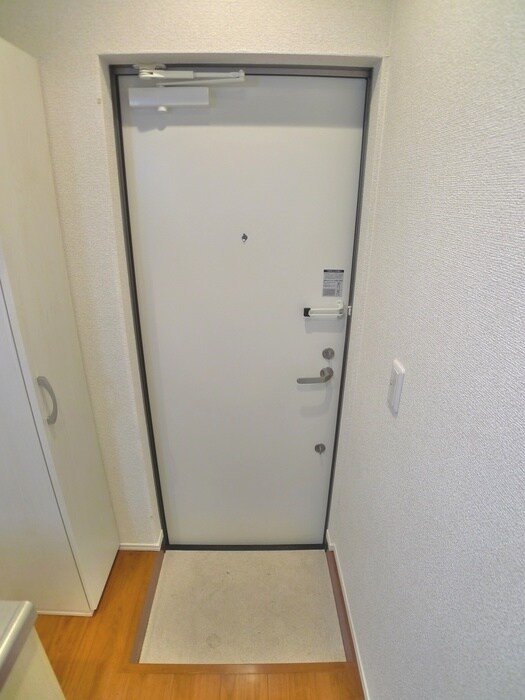 物件内観写真14　(玄関)