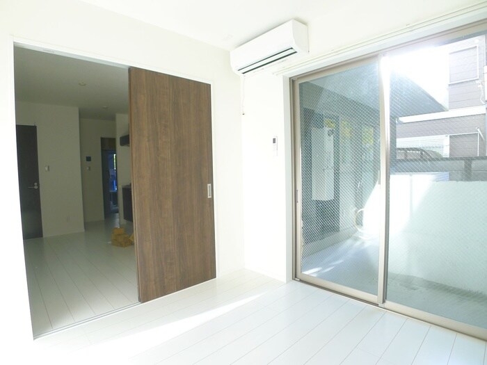 物件内観写真5　(室内からの展望)