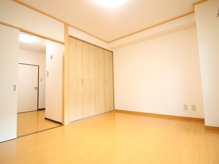 物件内観写真4　(居室)