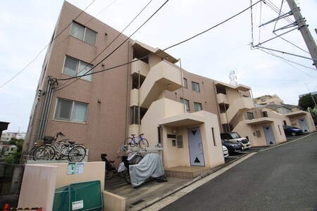 ルミエ－ル妙蓮寺Ⅱ外観写真