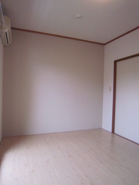 物件内観写真4　(居室)