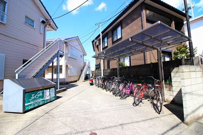 物件外観写真3　(駐輪場)