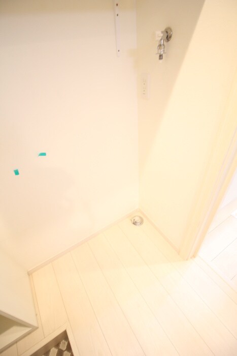 物件内観写真15　(洗濯機置場)