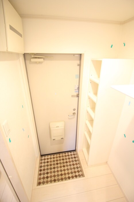 物件内観写真18　(玄関)